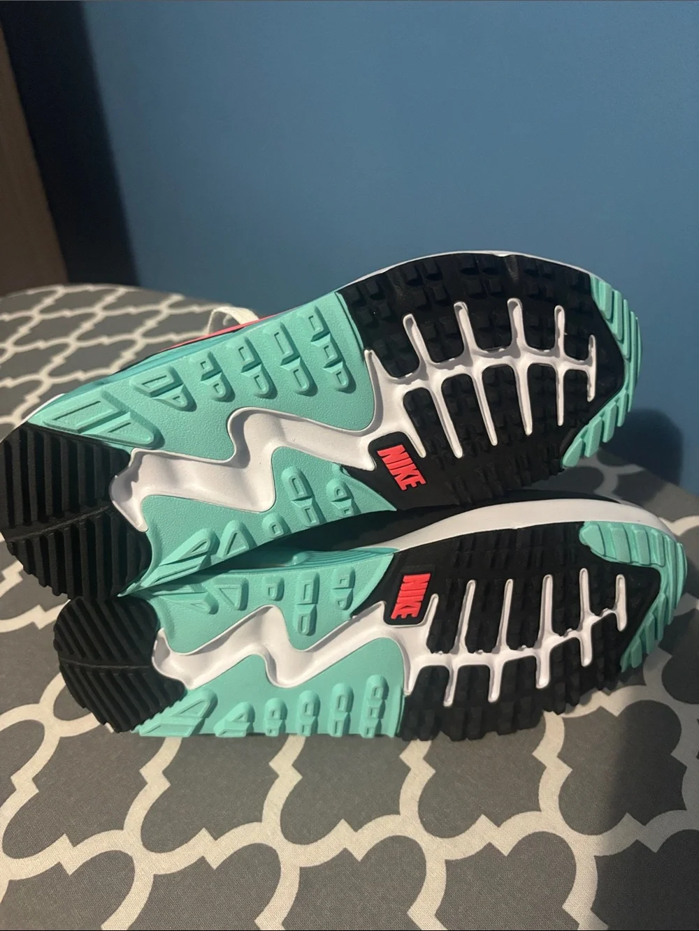 Nike Air Max Kids White, Gray & Pink Sneakers